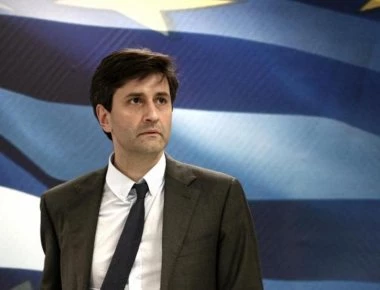 Ειδικό Δικαστήριο για τον αναπληρωτή υπουργό Οικονομικών Γ. Χουλιαράκη ζητούν οι ένστολοι συνταξιούχοι